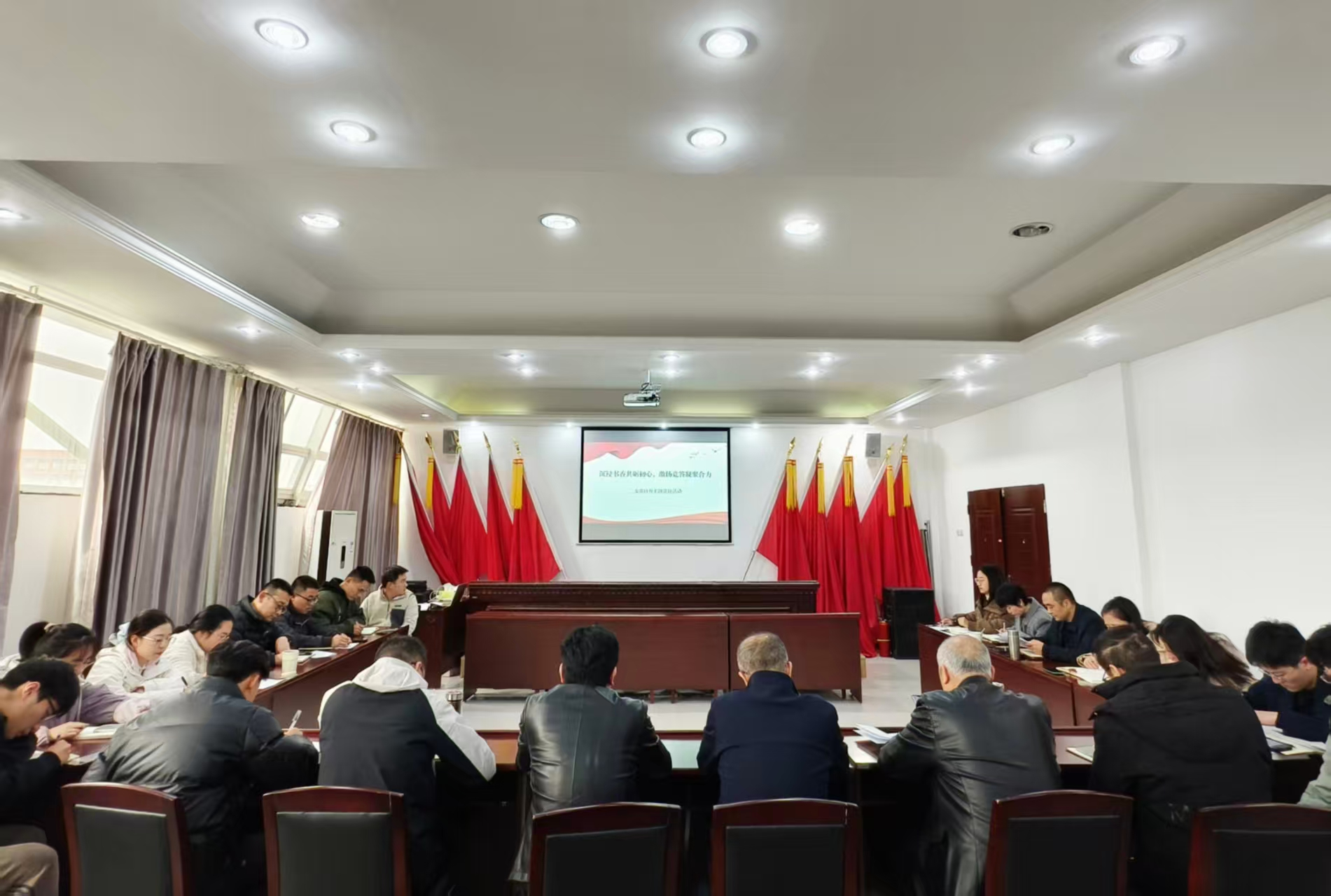 公司二支部开展“沉浸书香共砺初心，激扬竞答凝聚合力”主题党日活动